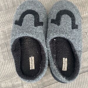 True Religion Men’s Chunky Cozy Gray Slippers XL Size 13